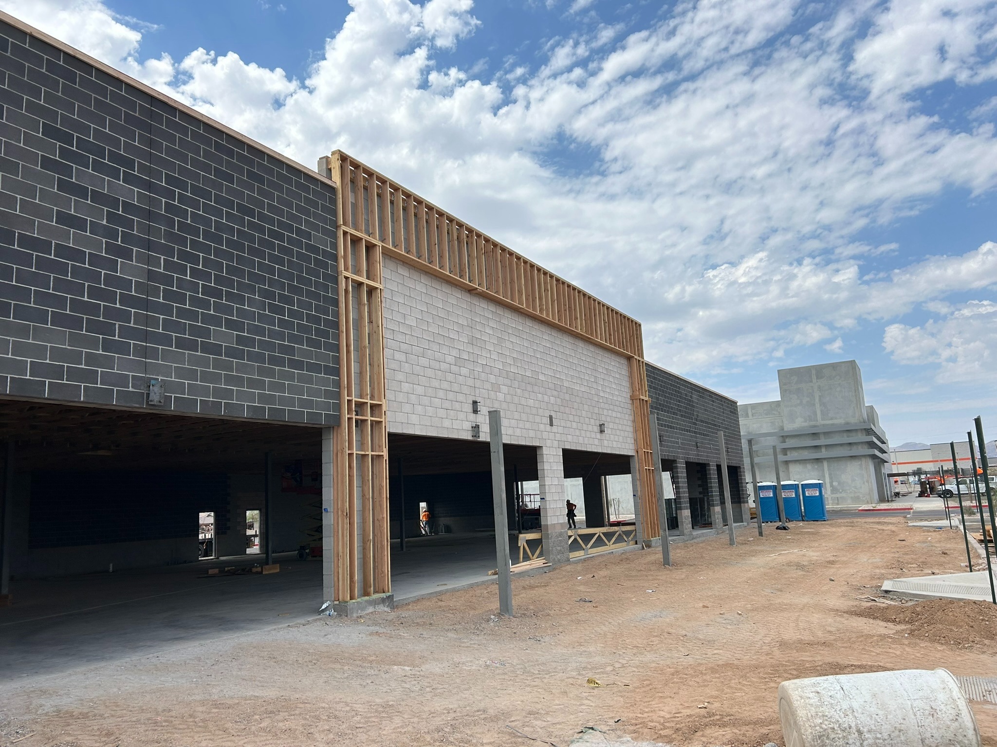 MR. TAPIA LANDSCAPING